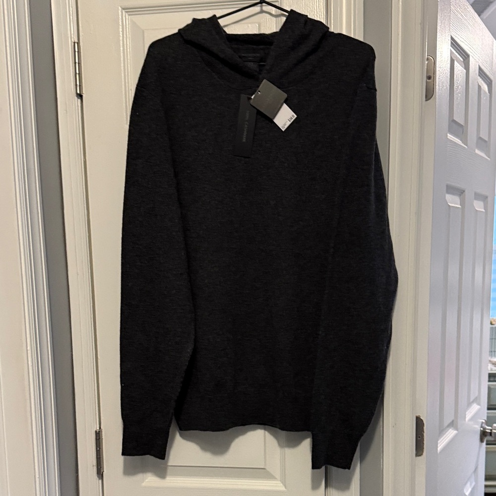 Men's Magaschioni 100% Cashmere Black Sweater with hood.  New with Tags. Size L